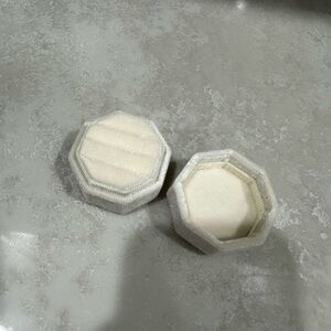 Elegant Velvet Ring Box